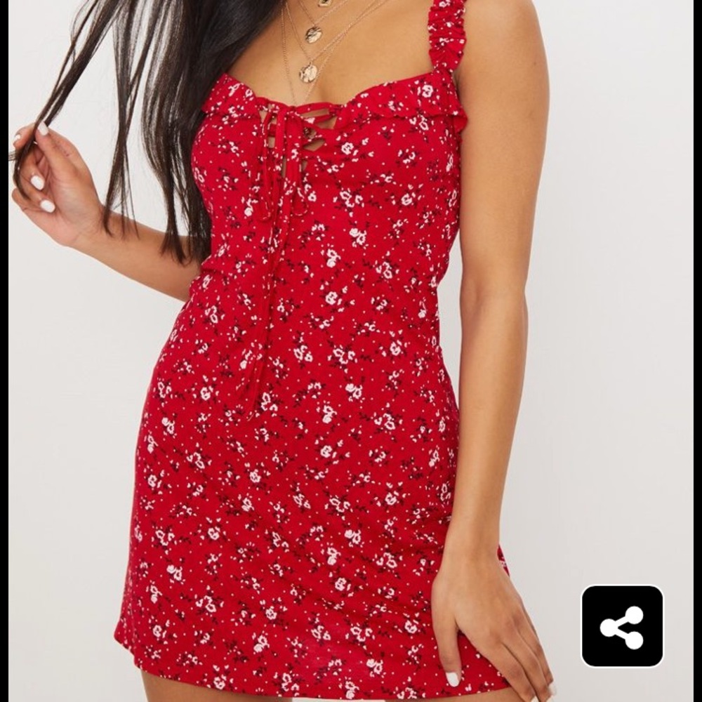 Pretty Little Thing Red Floral Print Shift Dress